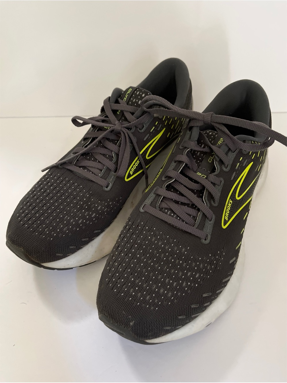 Brooks Glycerin 20 Dark Gray Bright Yellow Running Shoes Women’s Size 11